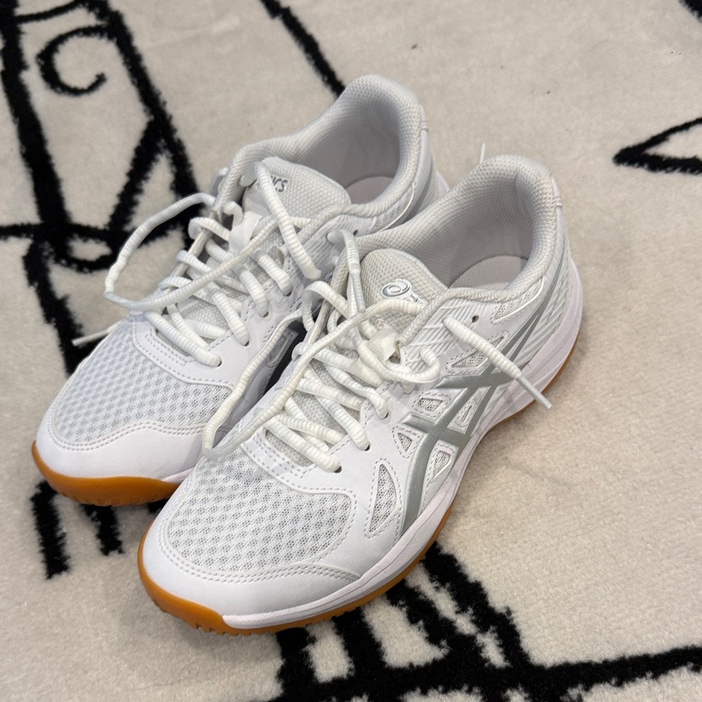 ASICS Women's White tennis Shoes 7 wore once